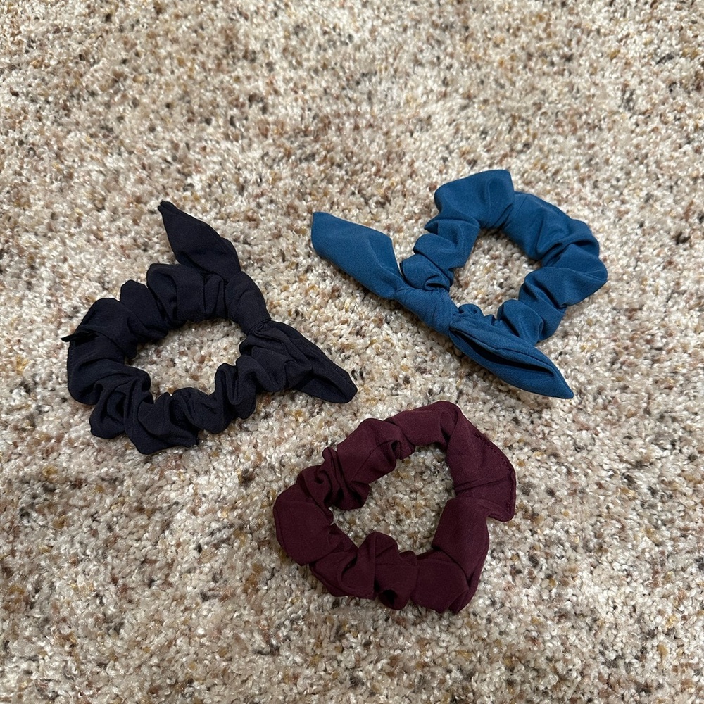lululemon scrunchies
